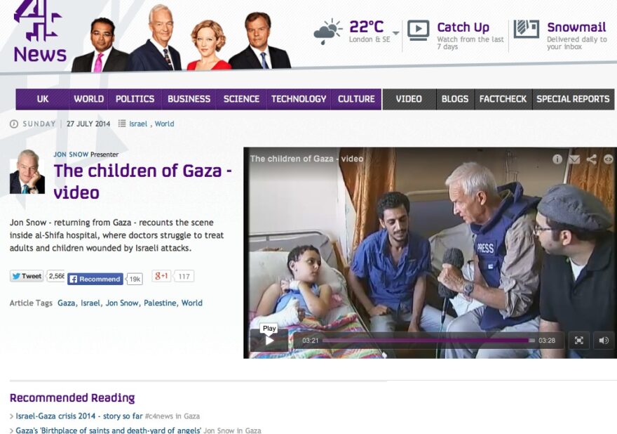 VISITING GAZA’S WOUNDED: UK newsman Jon Snow (right) says that Israeli officials “seem to be happy” when IDF strikes kill women and children. (screenshot: Channel 4 News)