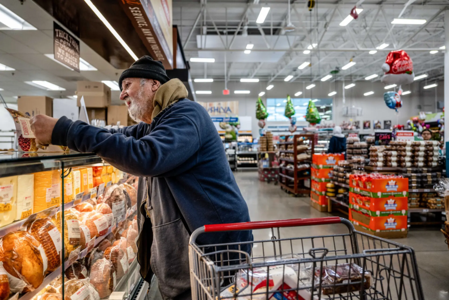 A man shops at a grocery store in Houston on Dec. 18, 2022. (Brandon Bell/Getty Images)