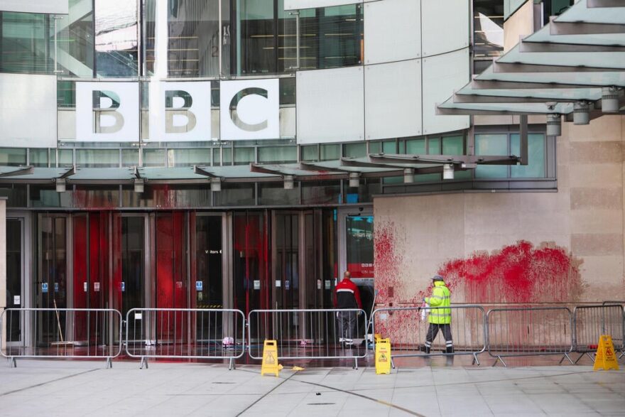 BBC studios covered in red paint in protest of coverage of Israel-Hamas war, in London, October 14, 2023 (Photo: Reuters / Susannah Ireland)