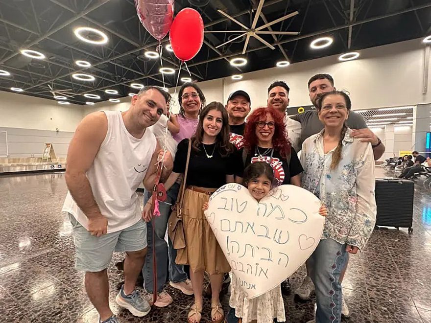 Daniel Schlichter poses with his family arriving at Ben Gurion airport. Courtesy of Daniel Schlichter